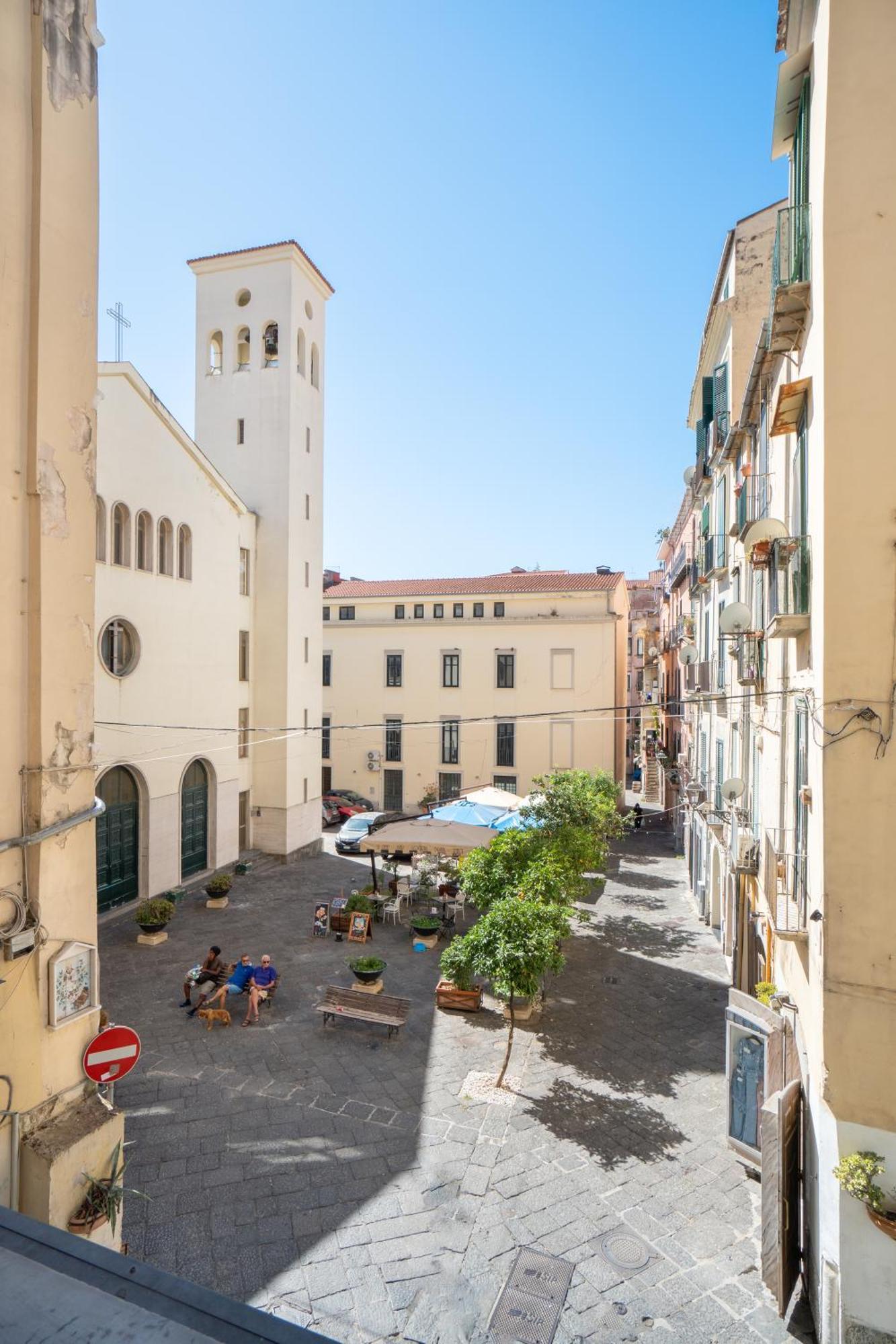 Casa Vacanza Angelina Via Mercanti Centro Storico Salerno Esterno foto