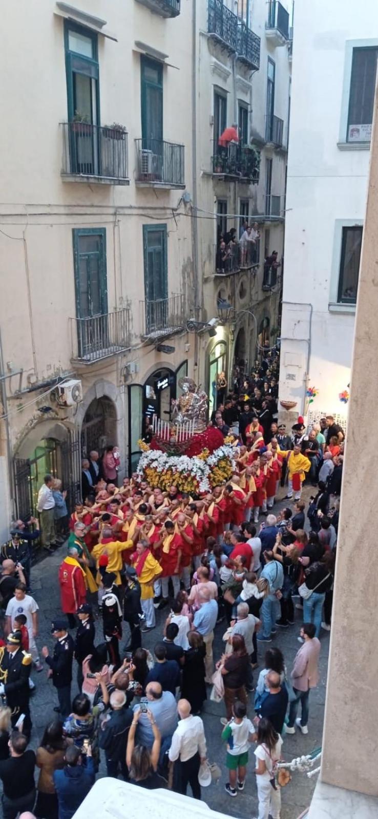 Casa Vacanza Angelina Via Mercanti Centro Storico Salerno Esterno foto
